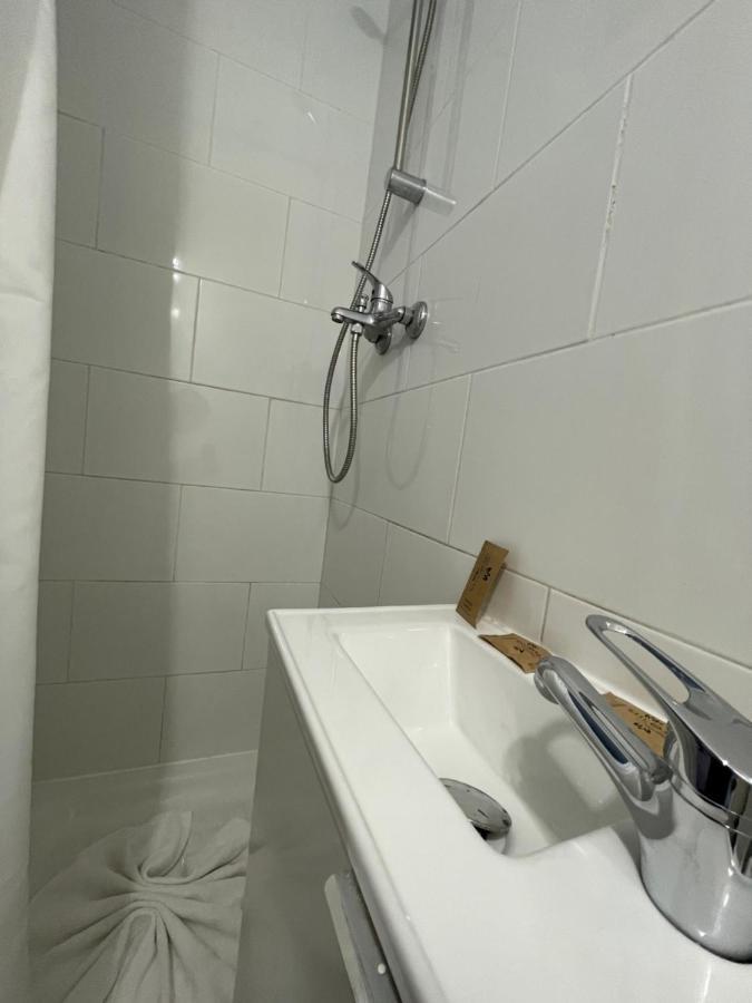 Hotel Central Saint-Denis  Eksteriør bilde