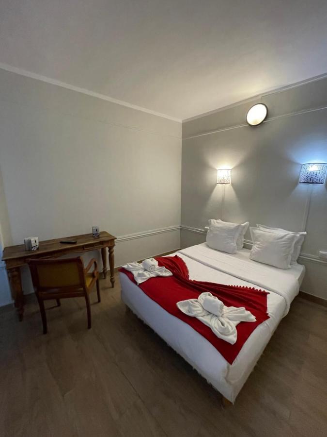 Hotel Central Saint-Denis  Eksteriør bilde